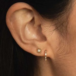 Zoë Chicco 14K BAGUETTE DIAMOND HINGE HUGGIE HOOP 20% off original price!!!